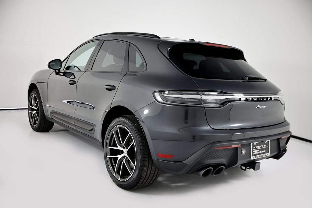 Certified 2025 Porsche Macan image 3