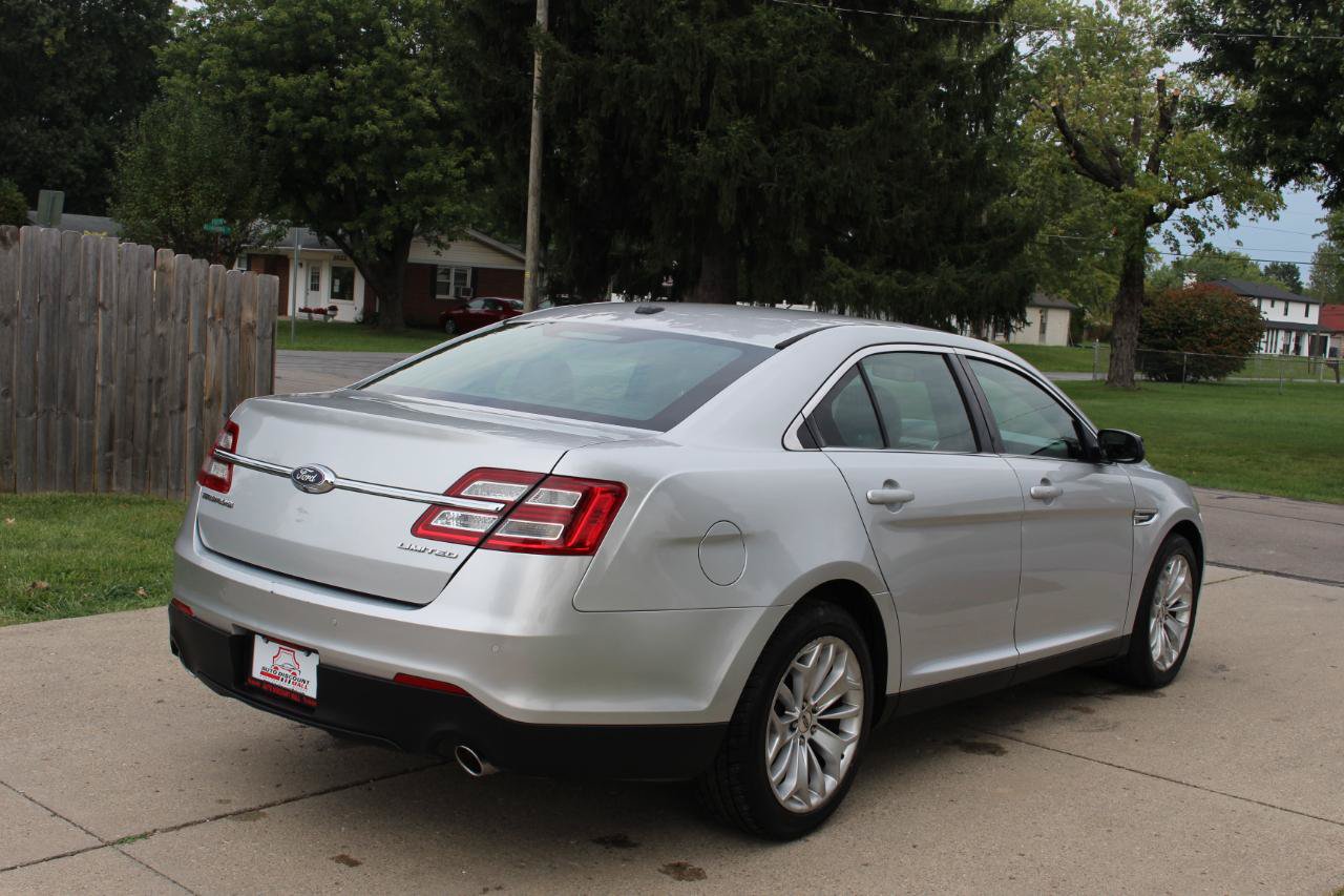 Used 2019 Ford Taurus Limited FWD image 10
