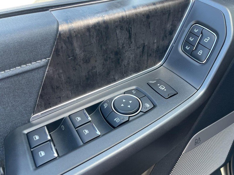 New 2026 Ford F350 Lariat image 25
