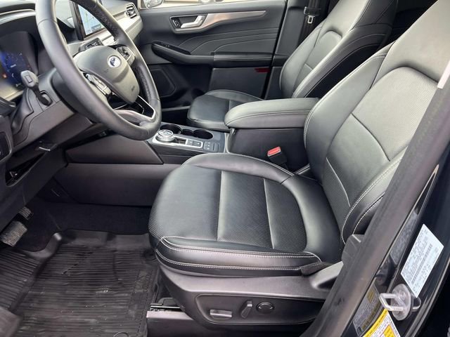 Certified 2022 Ford Escape Titanium w/ Class II Trailer Tow Package image 19