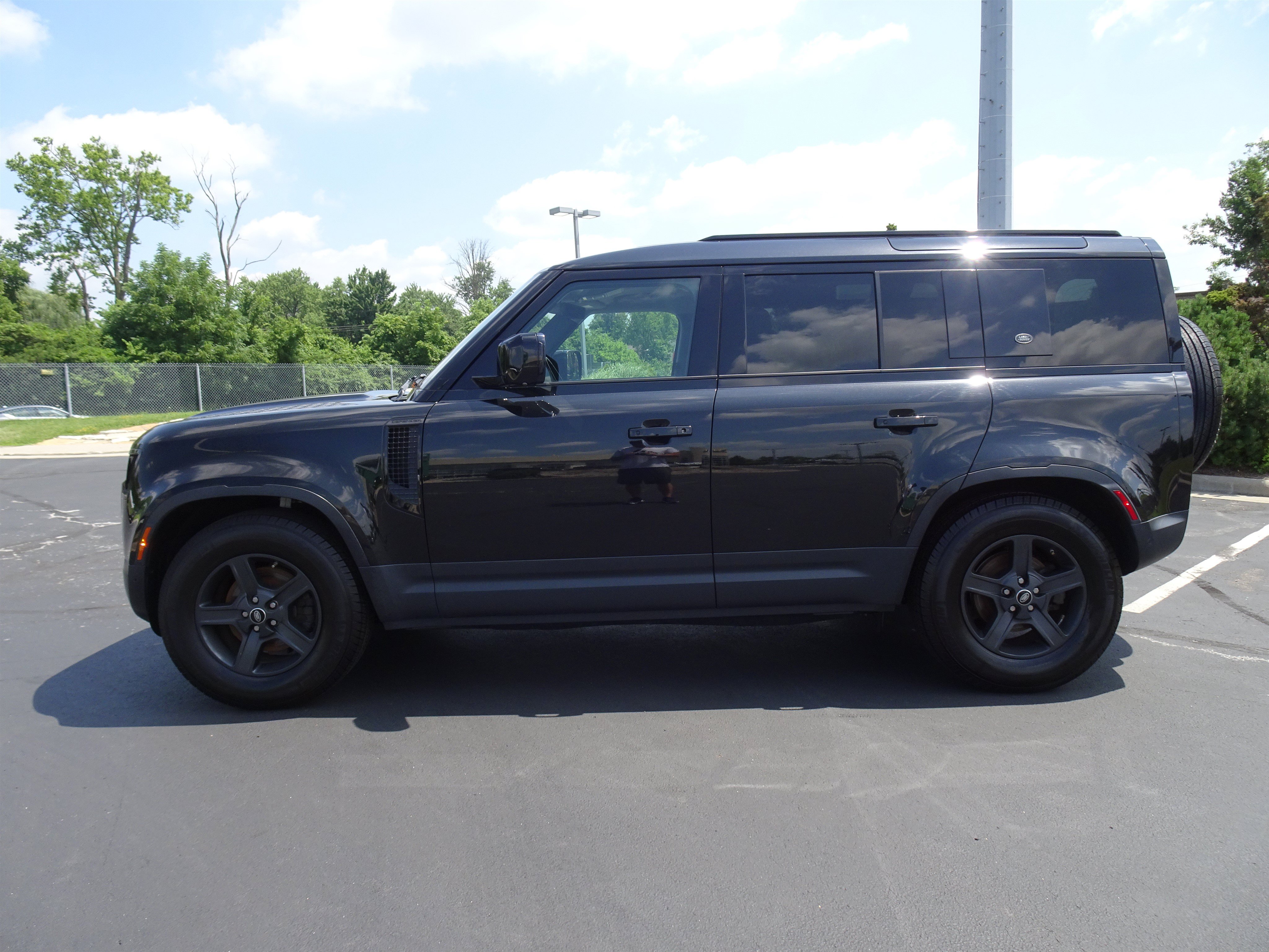 Used 2021 Land Rover Defender 110 S AWD/4WD image 6
