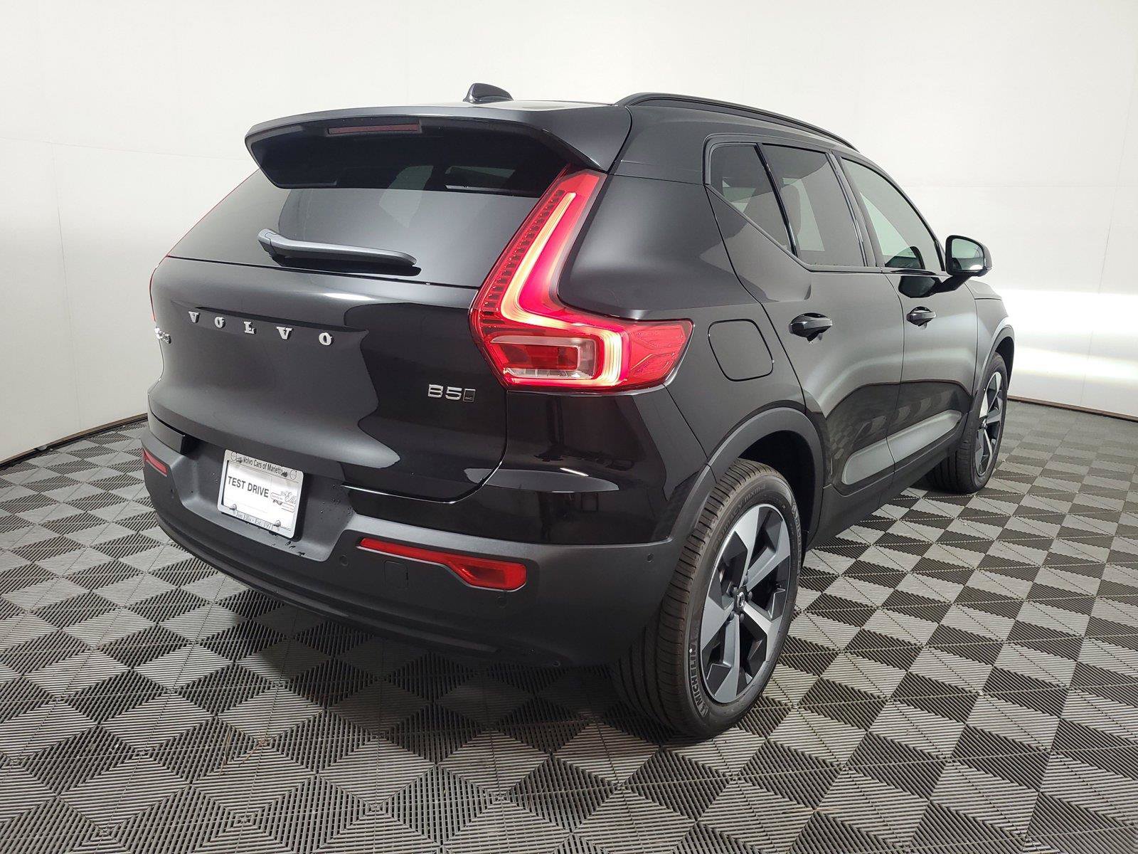 New 2026 Volvo XC40 B5 Plus w/ Protection Package Premier AWD/4WD image 6
