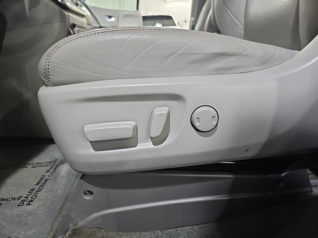 Used 2018 Toyota Sienna XLE Premium AWD/4WD image 36