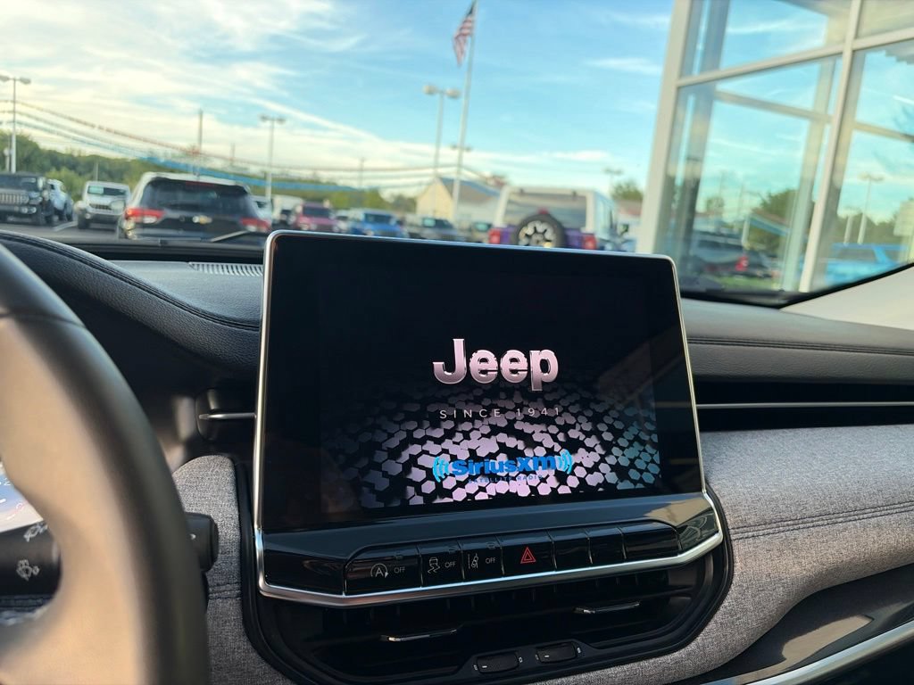 Used 2022 Jeep Compass Latitude AWD/4WD image 31