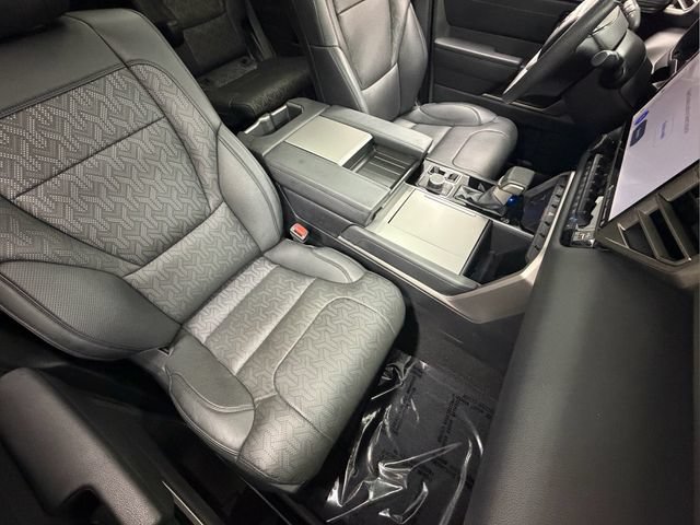 Used 2024 Toyota Sequoia Limited AWD/4WD image 28