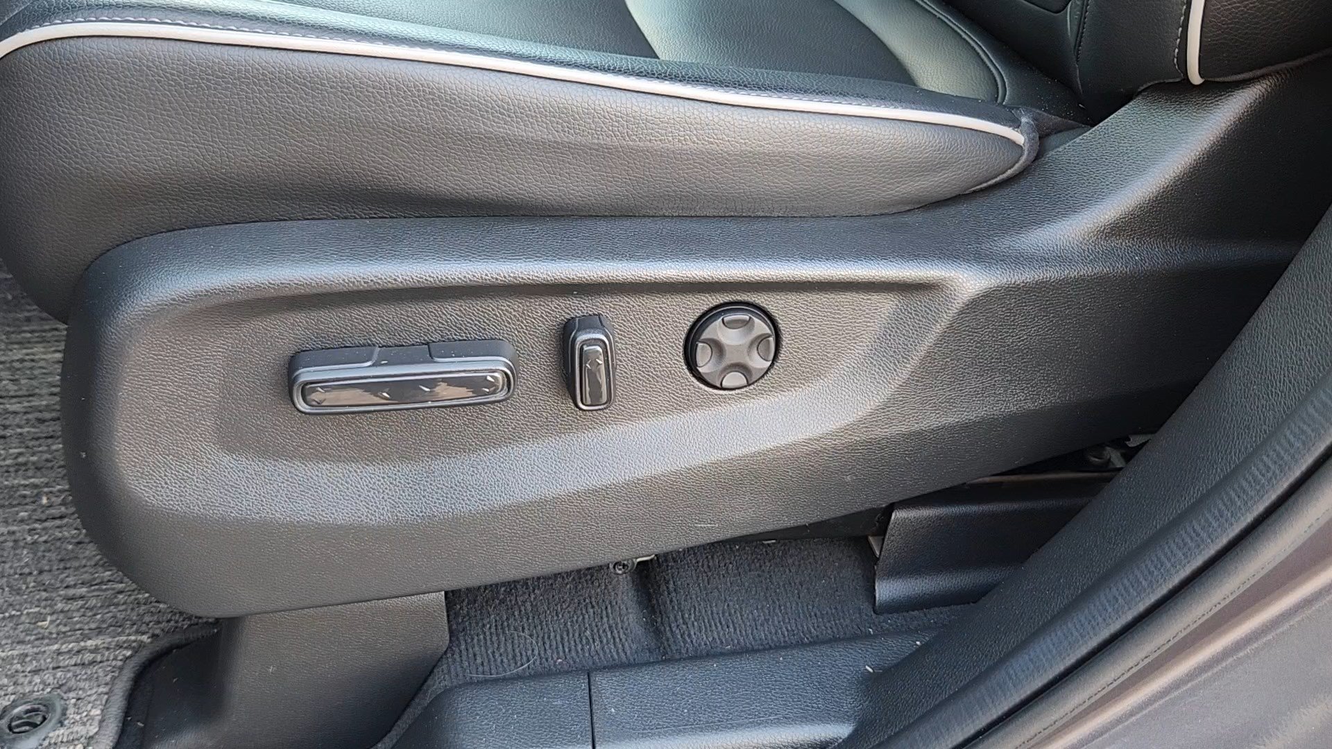 Used 2025 Honda Odyssey Touring image 9