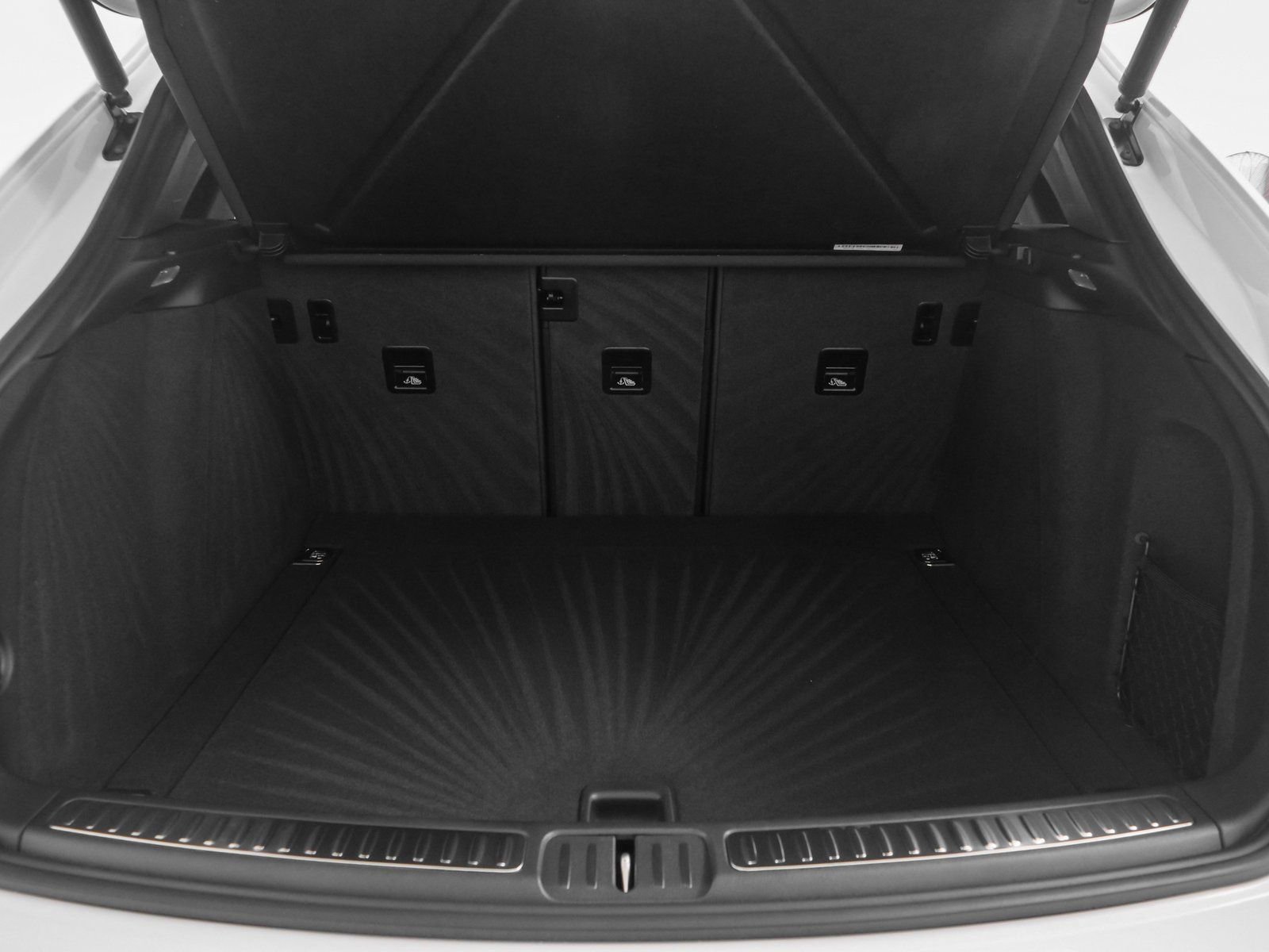 Certified 2025 Porsche Macan image 19