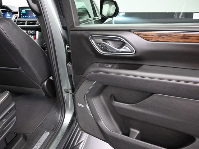 Used 2023 Chevrolet Suburban Premier AWD/4WD image 21