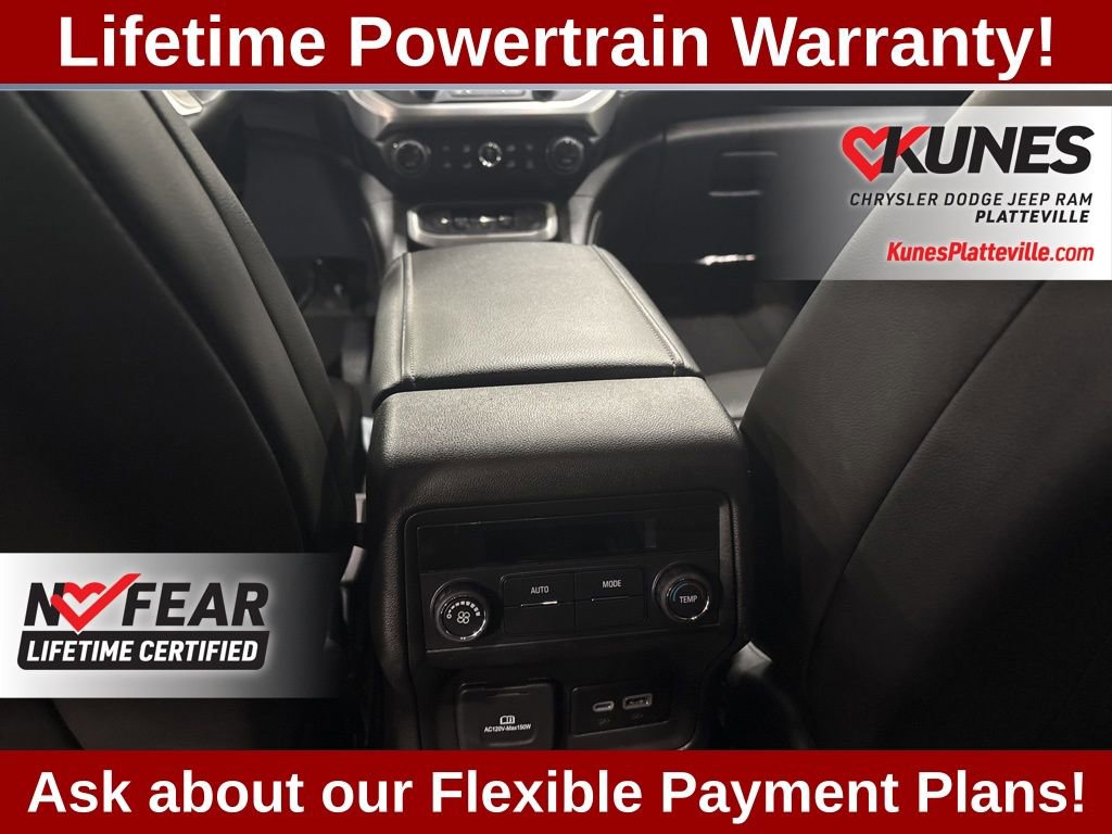 Used 2023 GMC Acadia SLT image 18