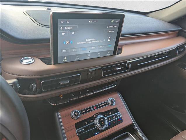 Used 2024 Lincoln Aviator Reserve w/ Equipment Group 201A image 15