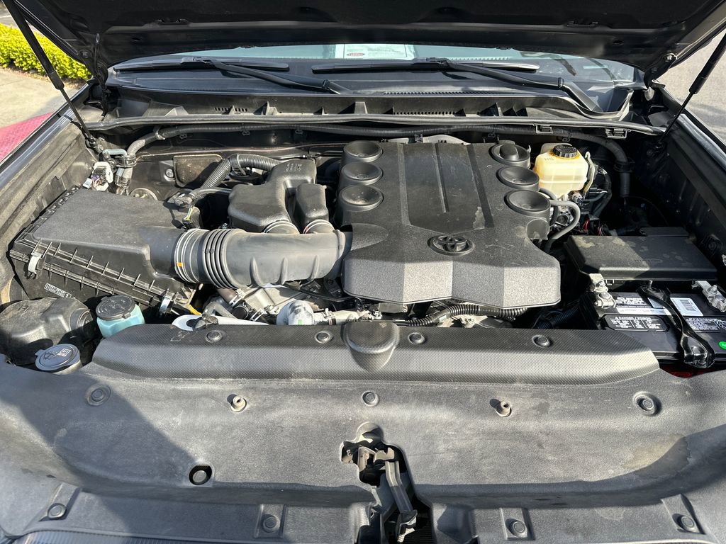 Used 2016 Toyota 4Runner SR5 image 28