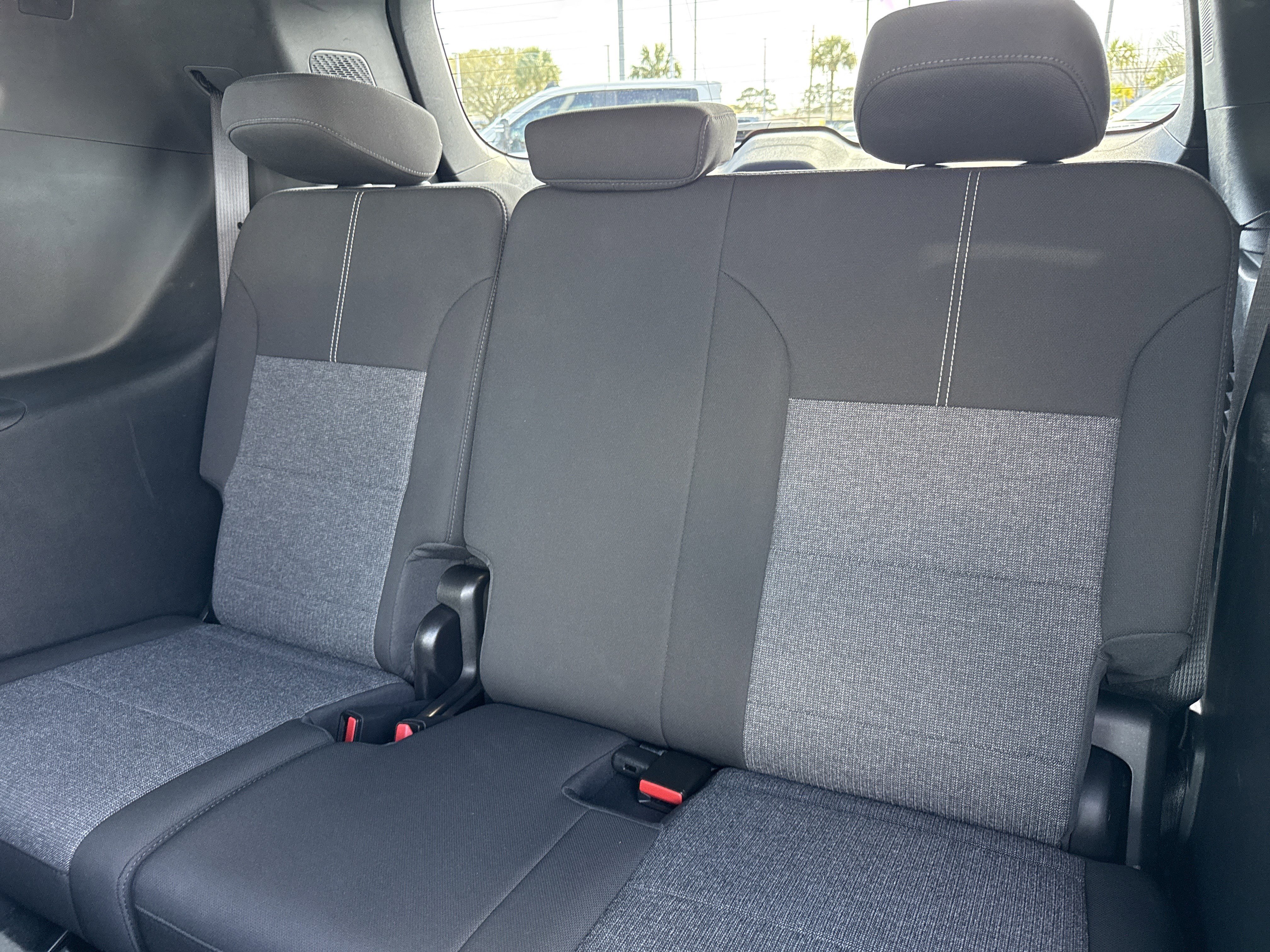 Used 2025 GMC Acadia Elevation image 43