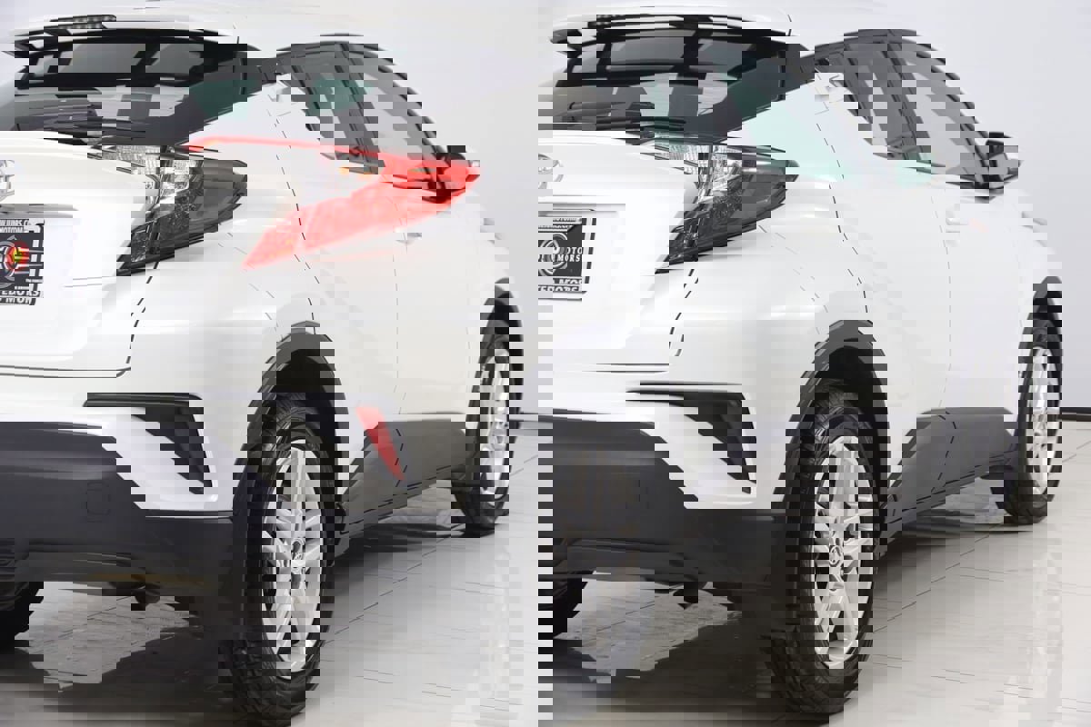 Used 2021 Toyota C-HR LE image 41
