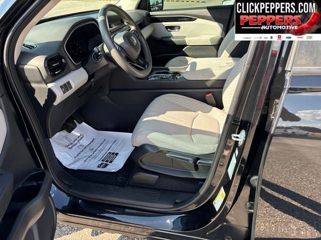 Used 2023 Honda Pilot LX image 11