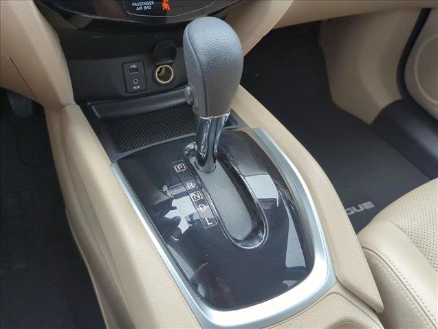 Used 2016 Nissan Rogue SL w/ SL Premium Package FWD image 12