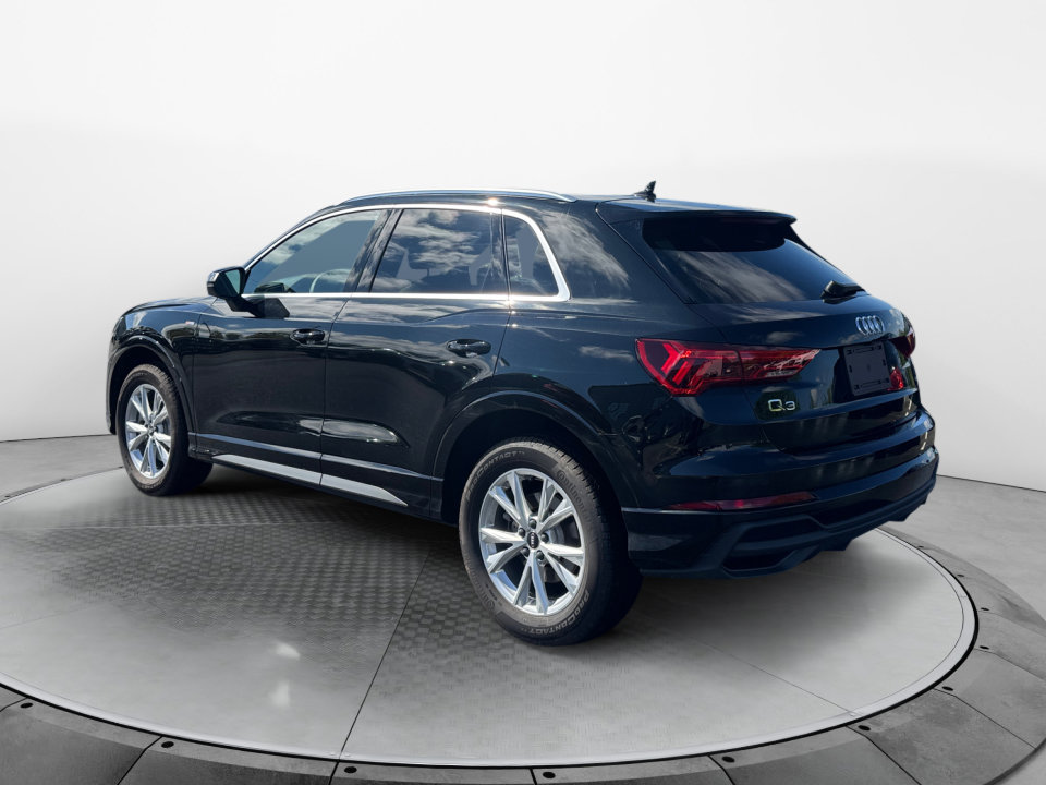 Certified 2025 Audi Q3 2.0T Premium w/ Convenience Package AWD/4WD image 5