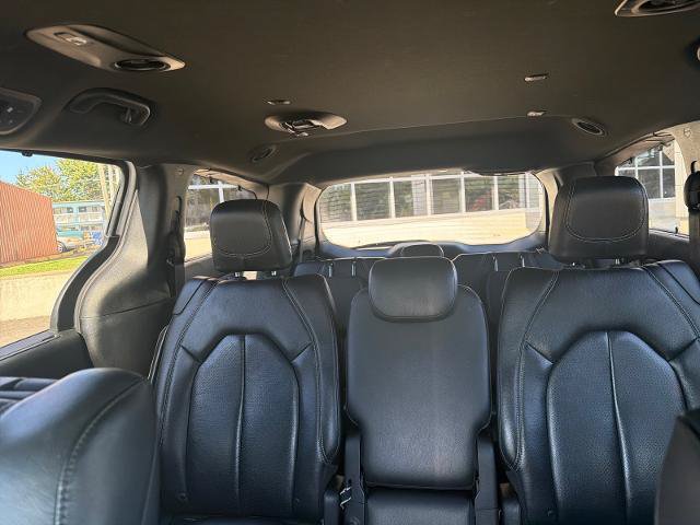Used 2018 Chrysler Pacifica Touring-L Plus FWD image 7