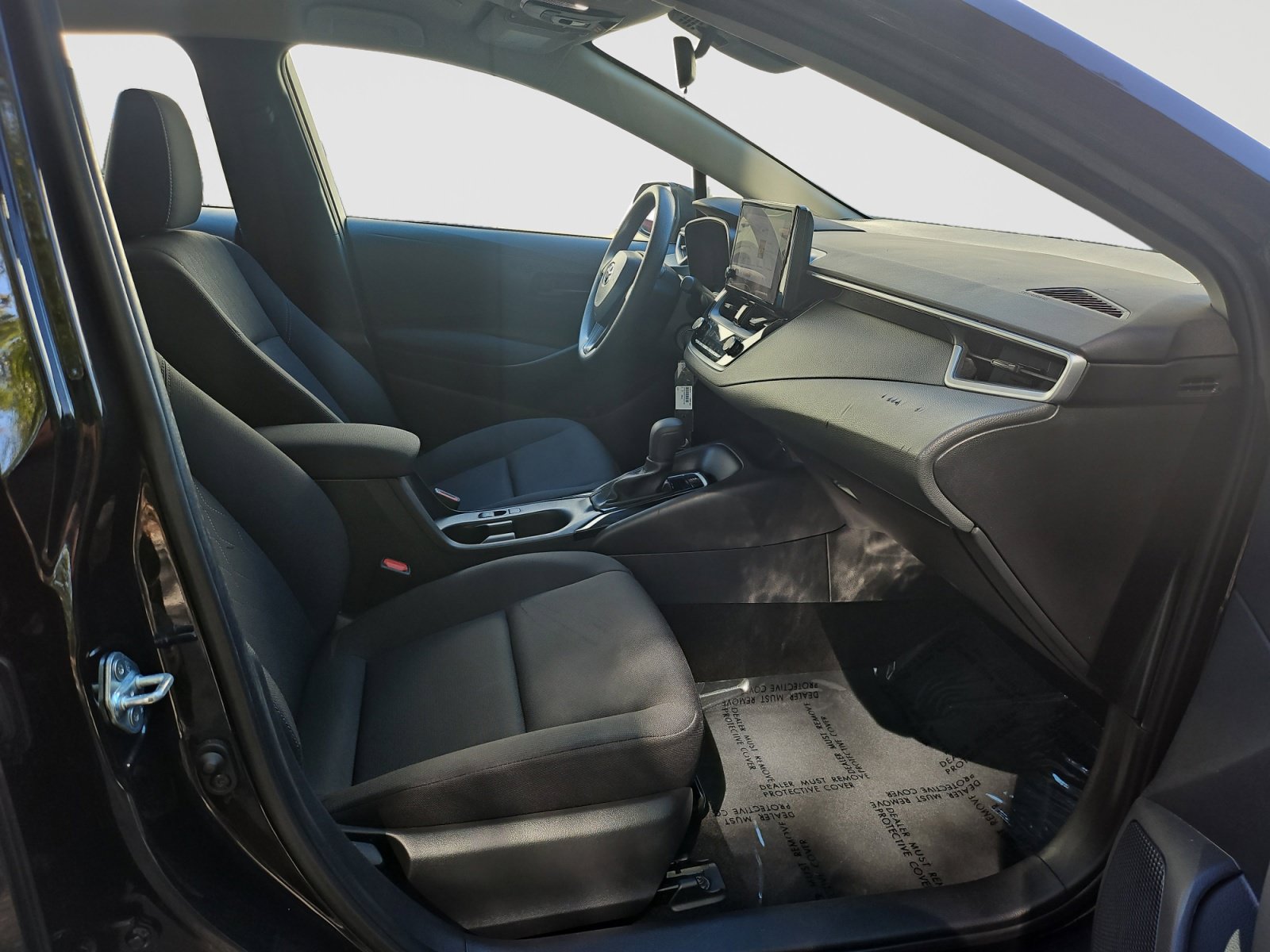 Used 2023 Toyota Corolla LE FWD image 17