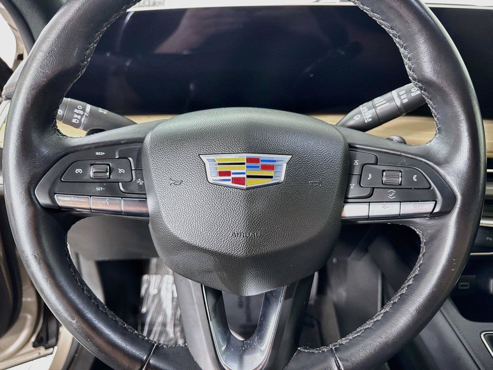 Used 2025 Cadillac XT4 Premium Luxury FWD image 16