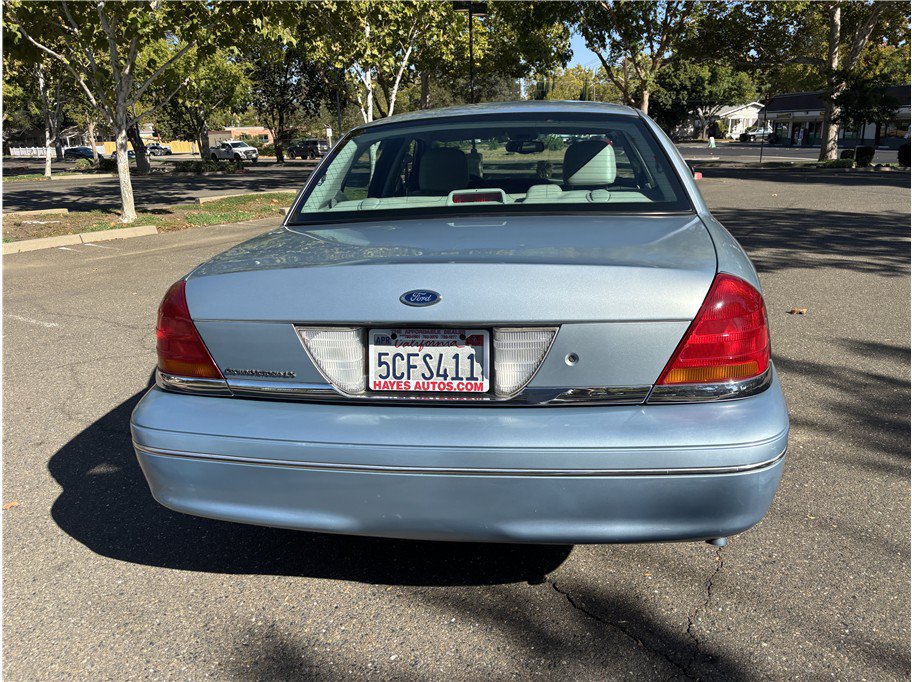 Used 2003 Ford Crown Victoria LX RWD image 7