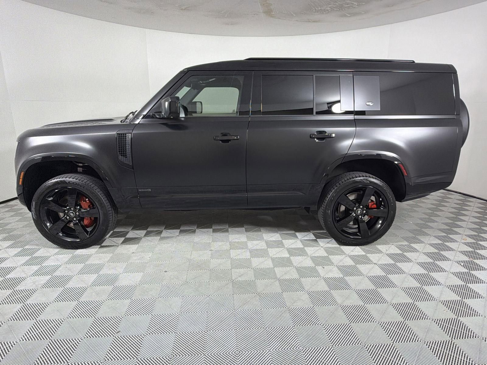 Certified 2023 Land Rover Defender 130 X image 2