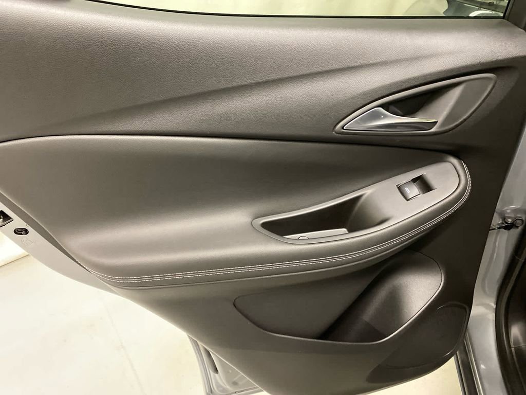 Used 2024 Buick Encore GX Avenir image 12