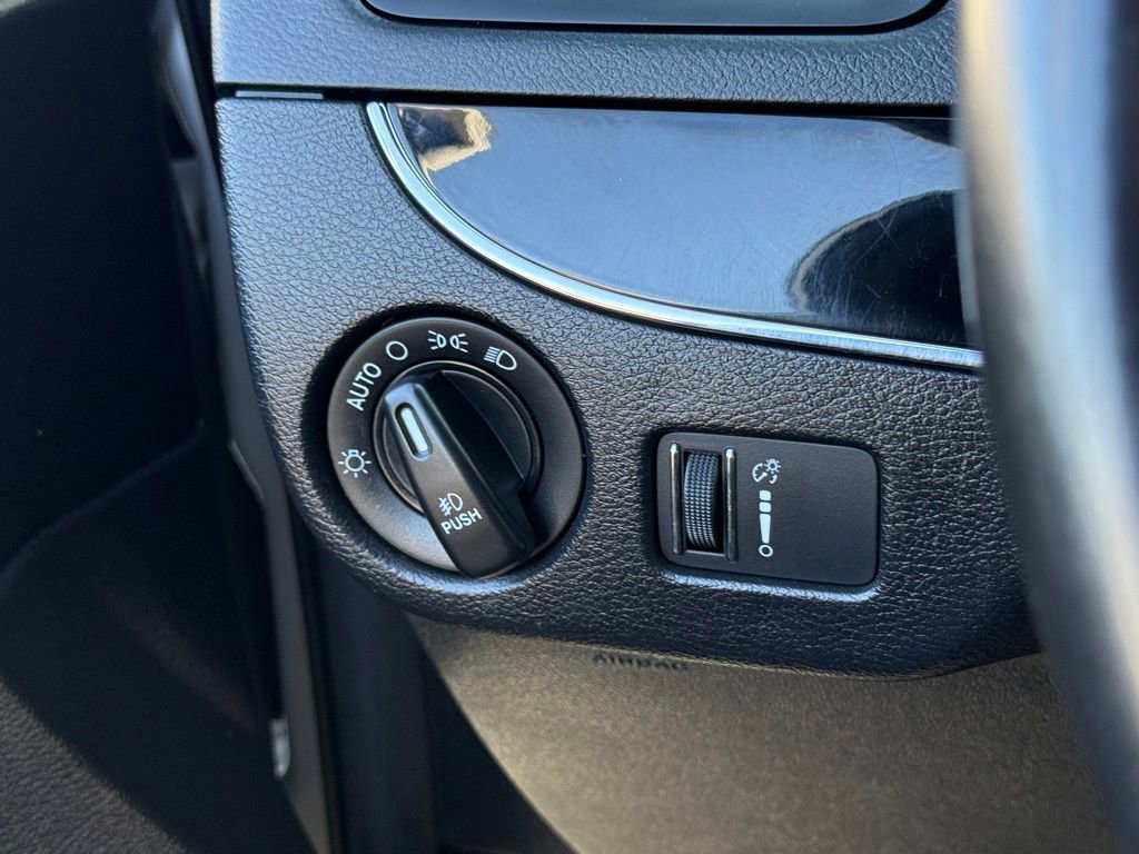 Used 2018 Dodge Grand Caravan SE image 26