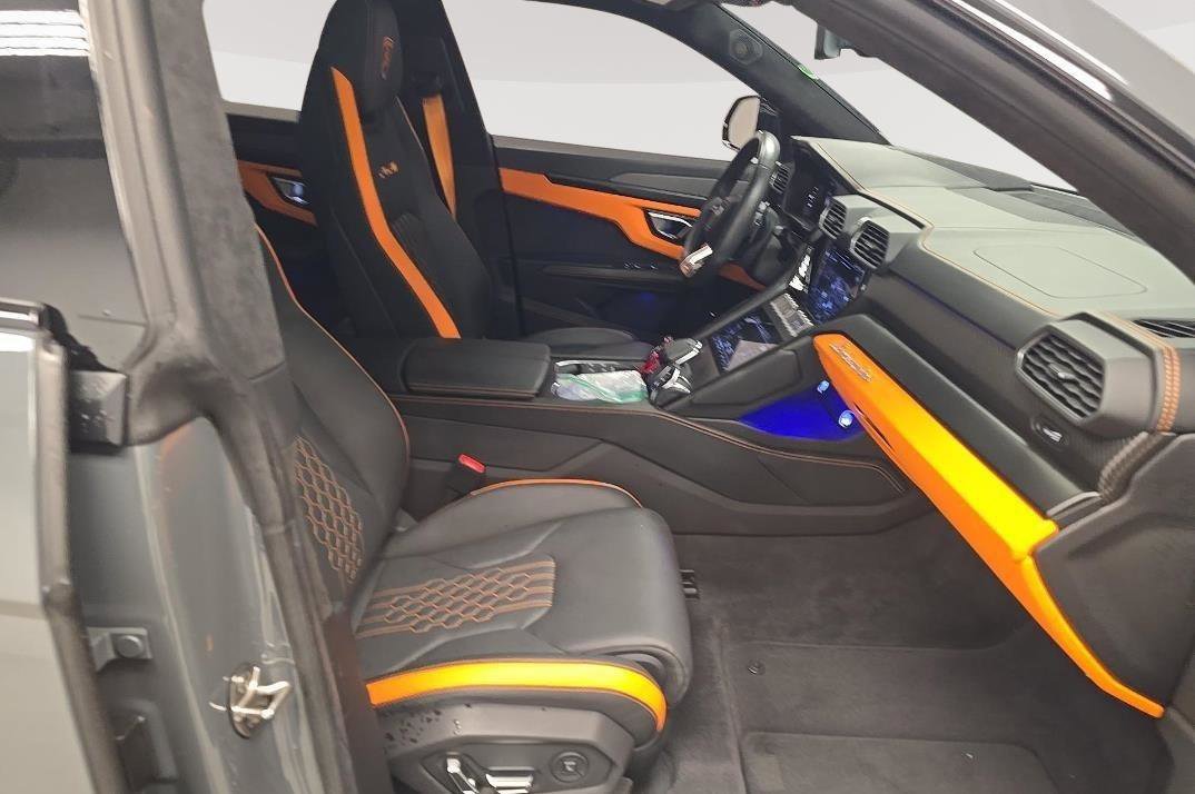 Used 2023 Lamborghini Urus S AWD/4WD image 12