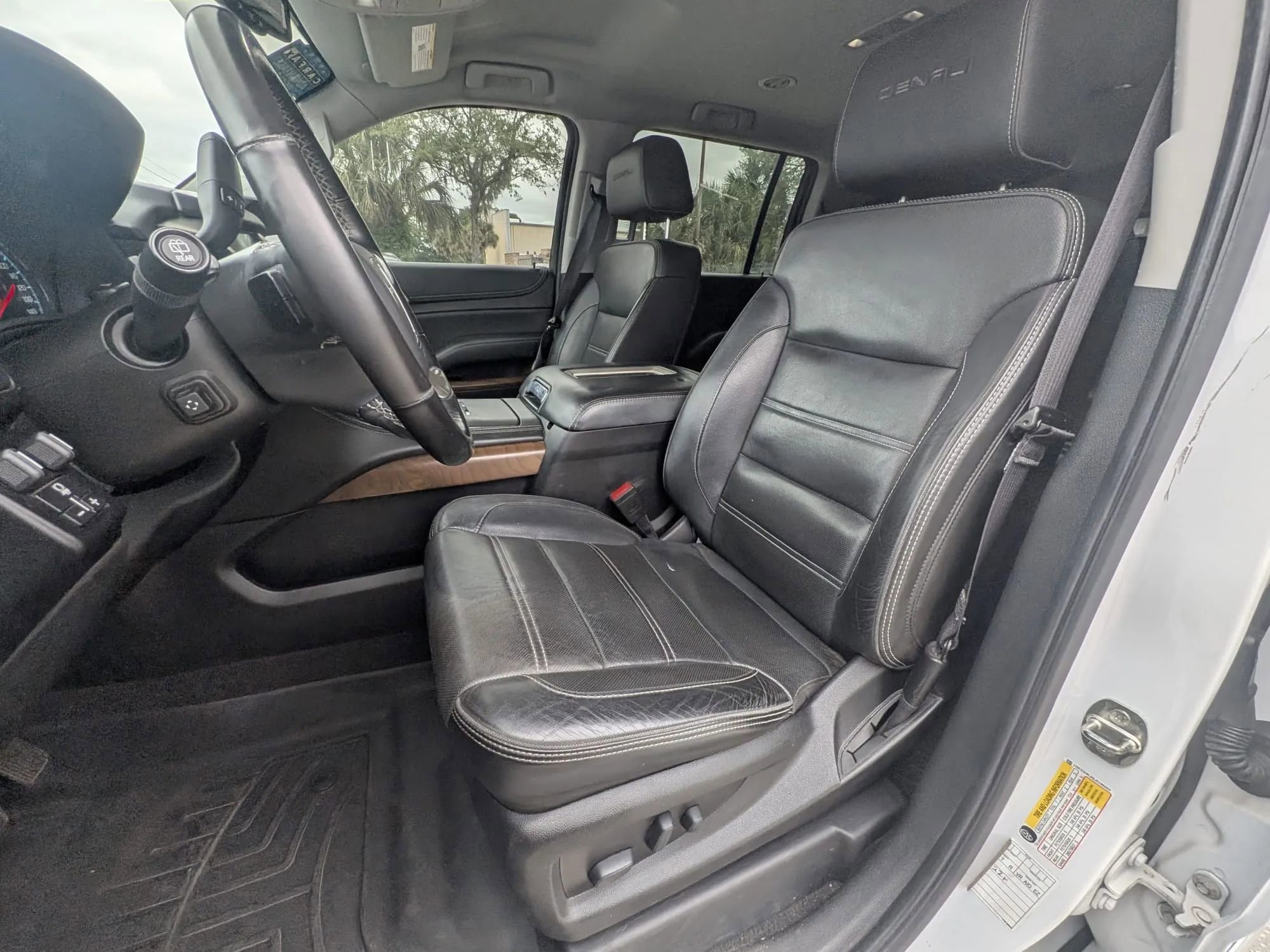 Used 2020 GMC Yukon XL Denali RWD image 13