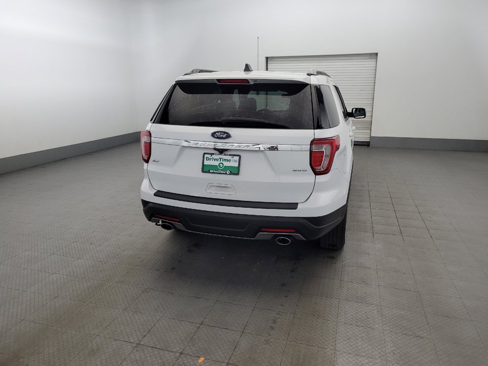 Used 2018 Ford Explorer XLT AWD/4WD image 7