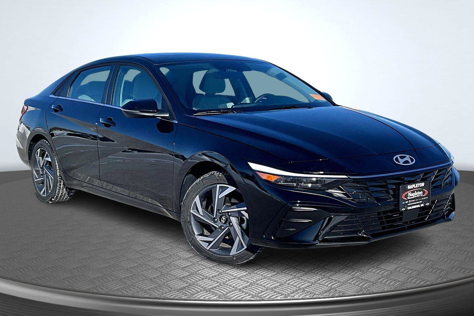 Used 2025 Hyundai Elantra Limited image 13