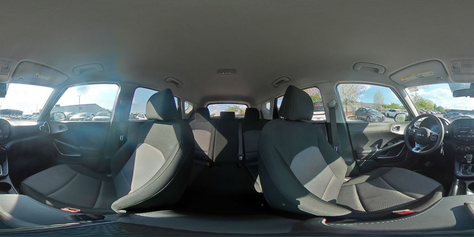 Used 2025 Kia Soul LX w/ LX Technology Package FWD image 37