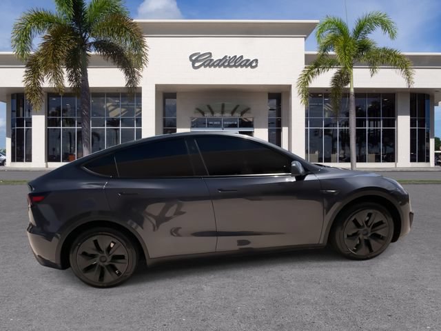Used 2024 Tesla Model Y Long Range AWD/4WD image 16