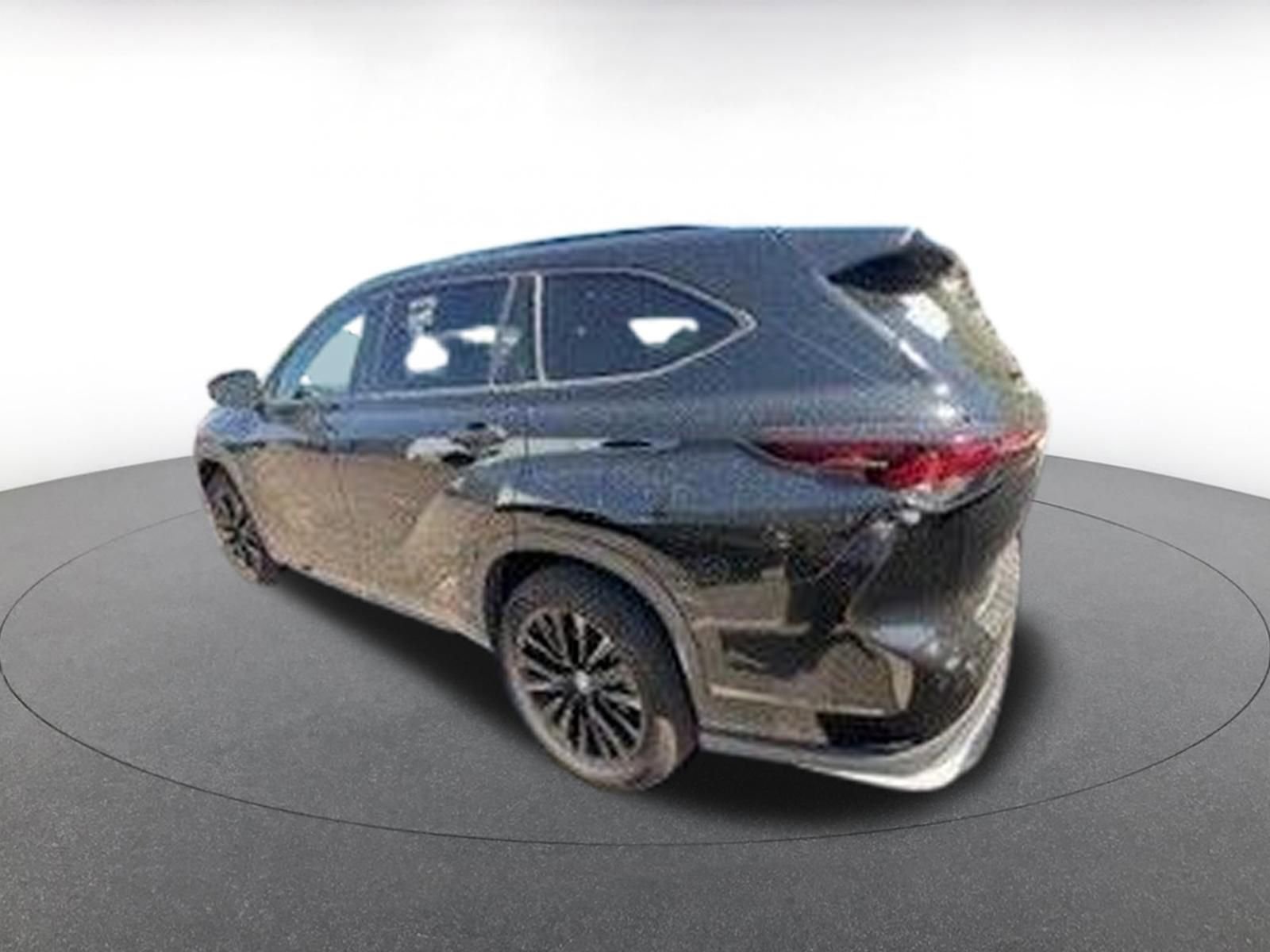 Used 2025 Toyota Highlander XSE image 4