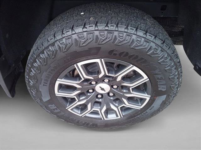 Used 2024 Chevrolet Colorado Z71 w/ Z71 Convenience Package 2 image 12