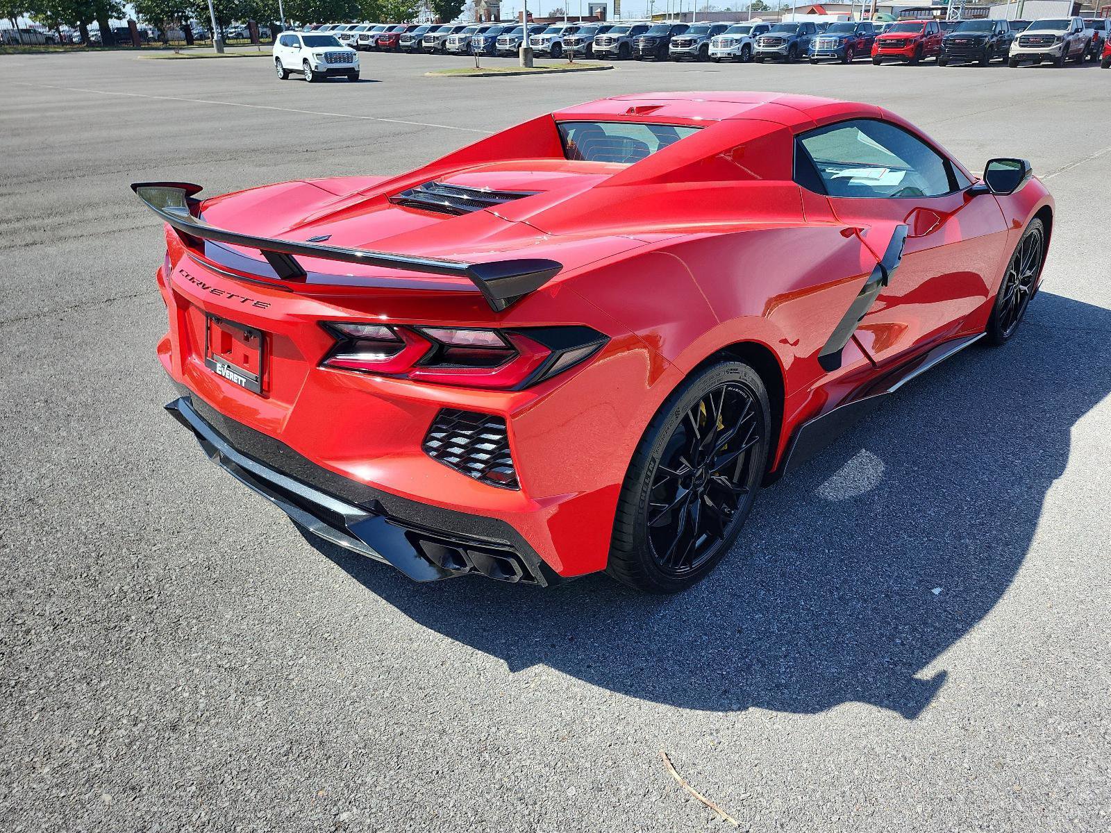 Used 2025 Chevrolet Corvette Stingray Premium Conv w/ Z51 Performance Package image 3