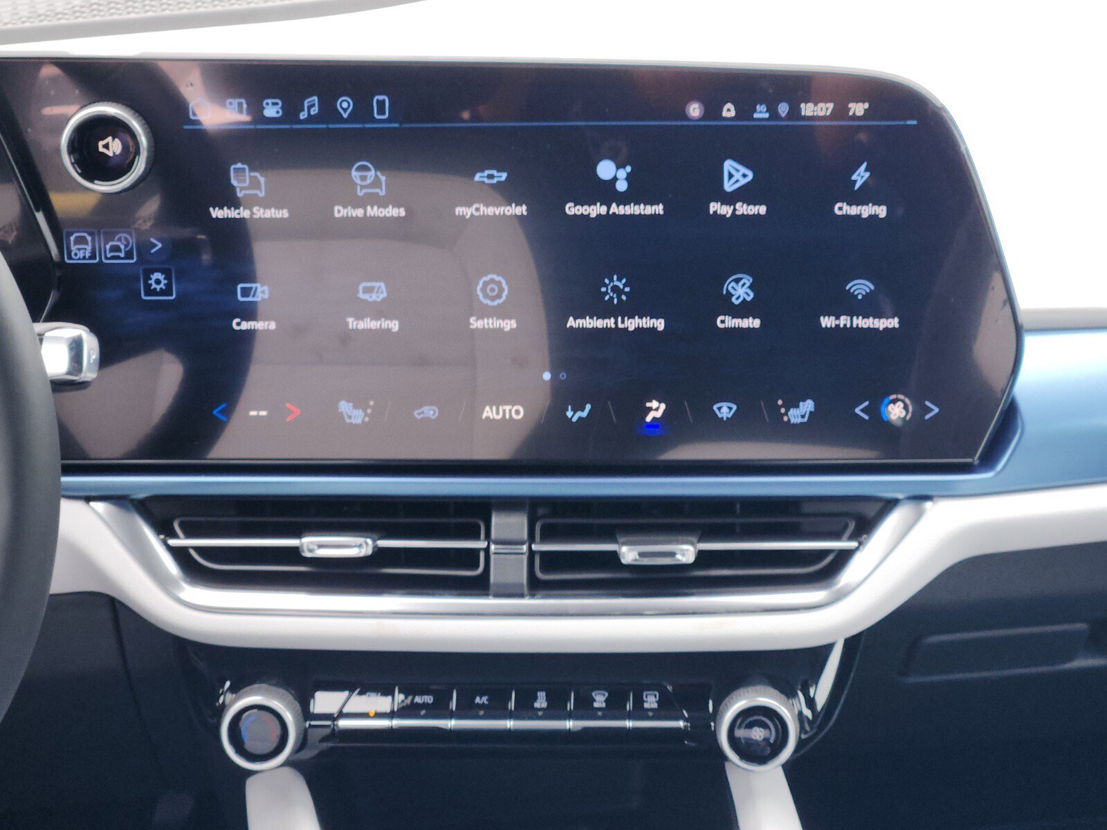 New 2026 Chevrolet Equinox EV LT AWD/4WD image 9