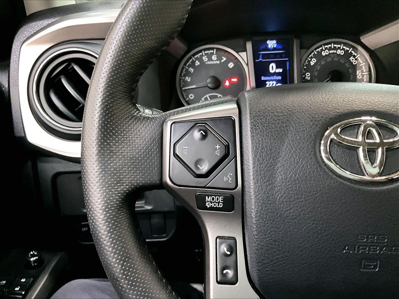 Used 2017 Toyota Tacoma SR5 w/ Tow Package RWD image 25