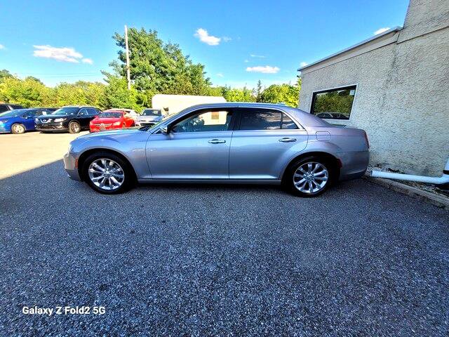 Used 2018 Chrysler 300 Limited image 4