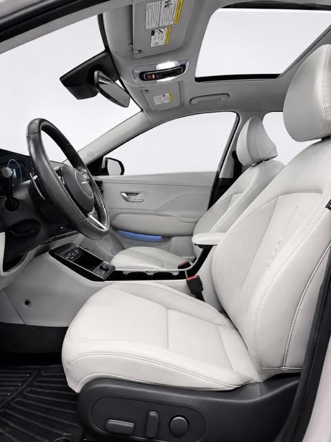 Used 2025 Hyundai Kona Limited AWD/4WD image 12