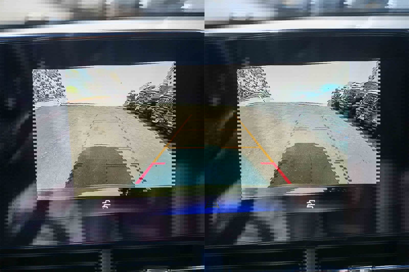 Used 2025 Chevrolet Trax ACTIV w/ Sunroof Package image 21