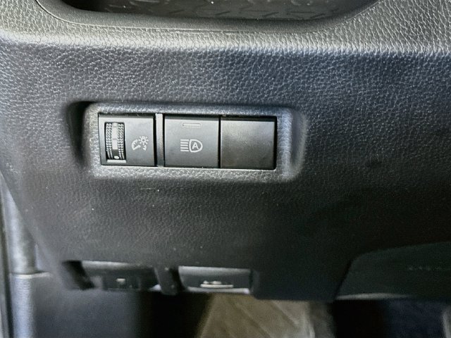 Used 2024 Toyota RAV4 XLE FWD image 13