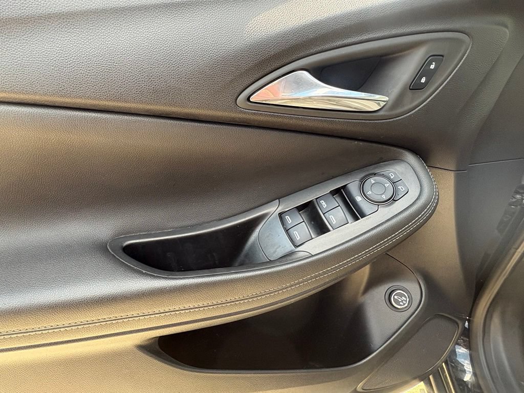 Used 2025 Buick Encore GX Preferred FWD image 16