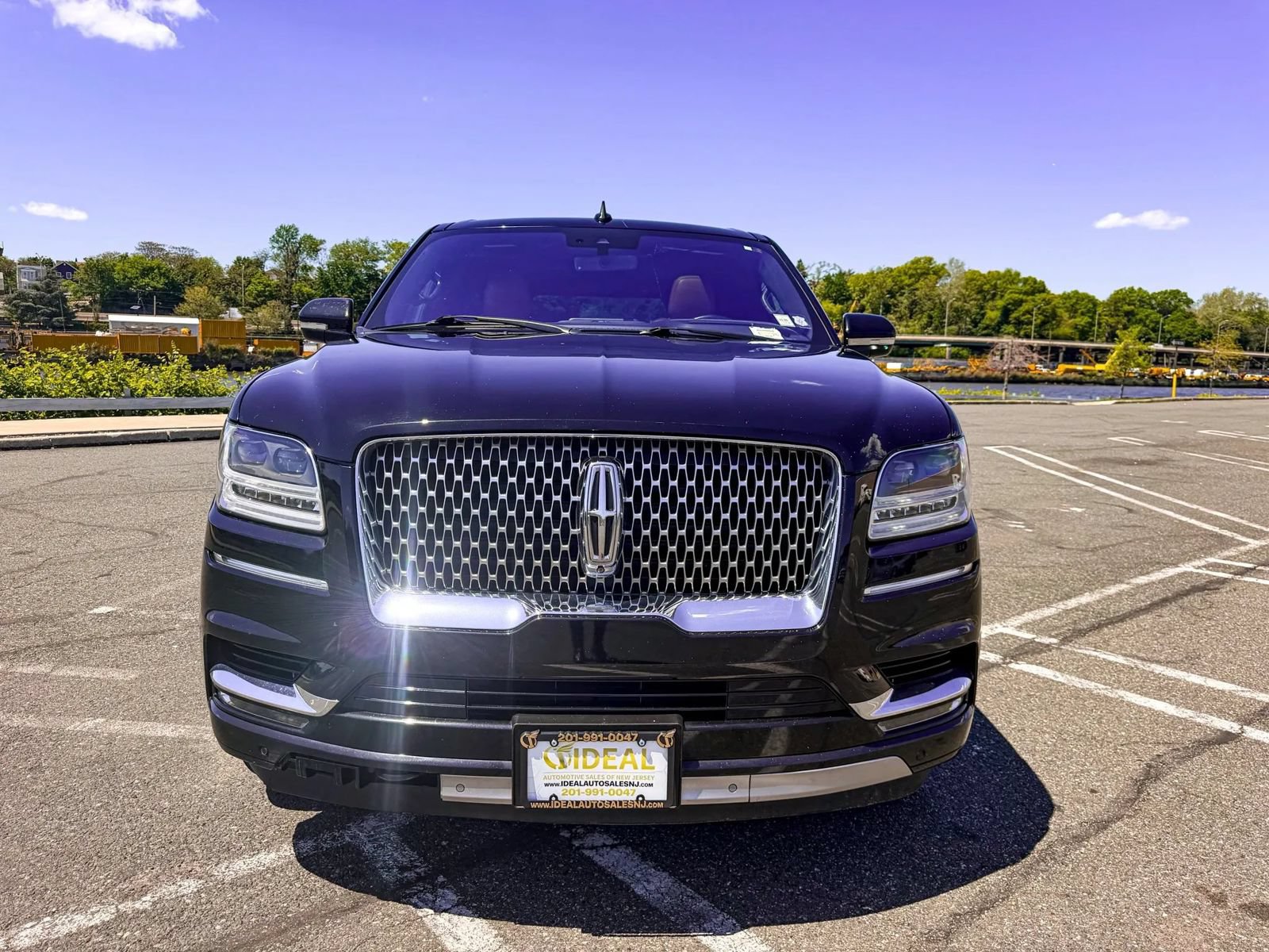 Used 2019 Lincoln Navigator L Reserve w/ Cargo Package AWD/4WD image 2