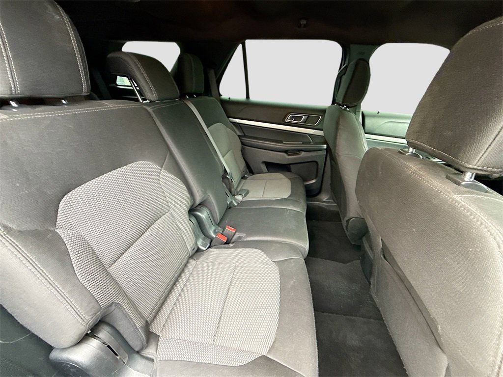 Used 2018 Ford Explorer XLT image 27