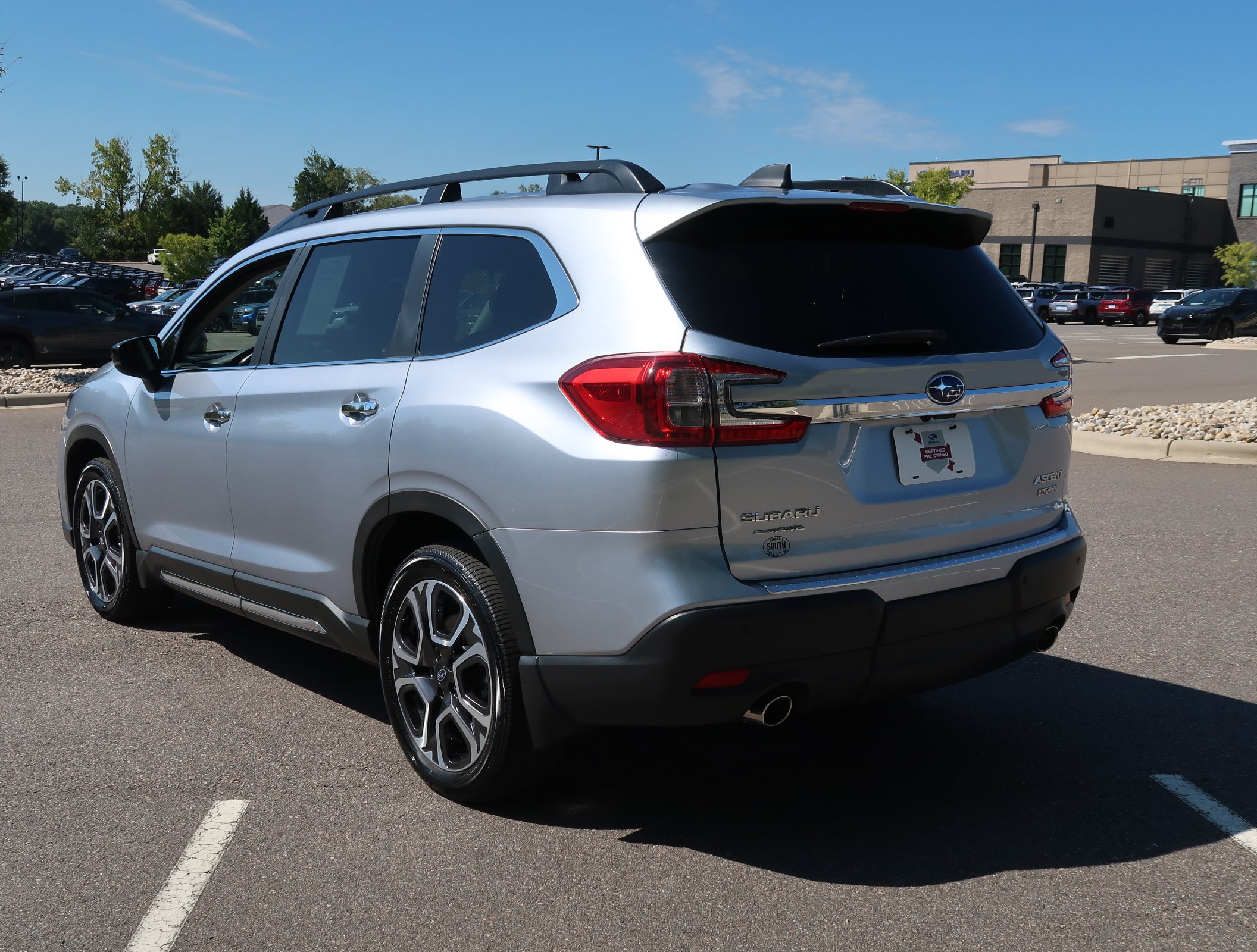 Used 2024 Subaru Ascent Touring w/ Popular Package #2 AWD/4WD image 6