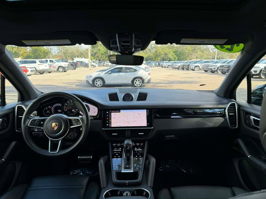 Used 2023 Porsche Cayenne S image 33