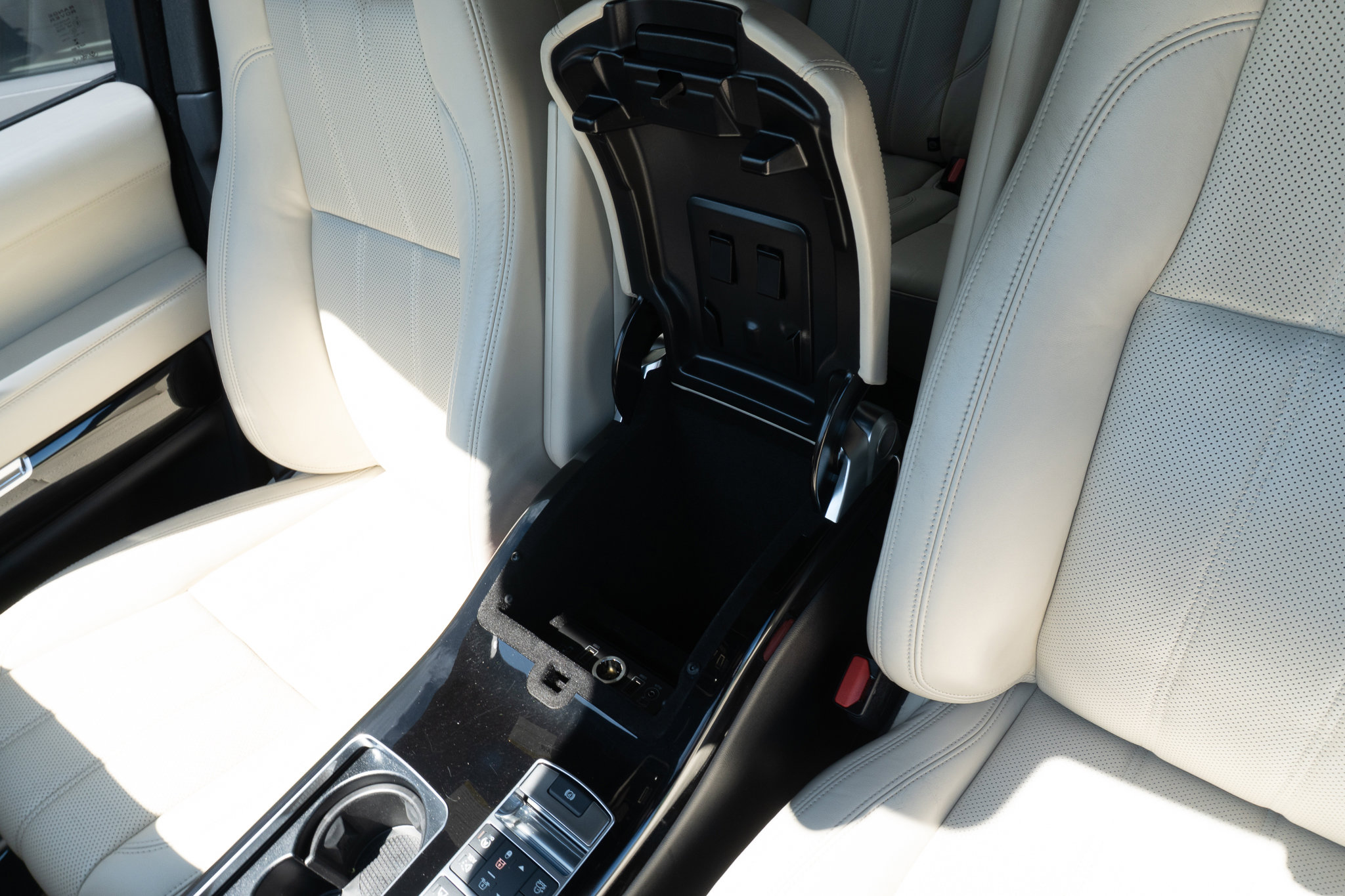 Used 2016 Land Rover Range Rover Supercharged image 20