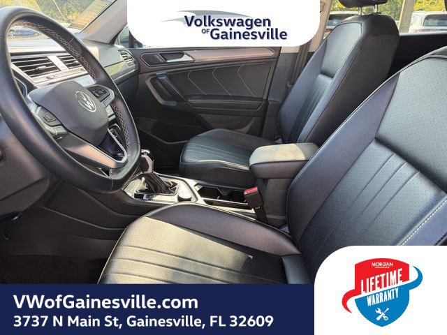 Certified 2024 Volkswagen Tiguan SE AWD/4WD image 18