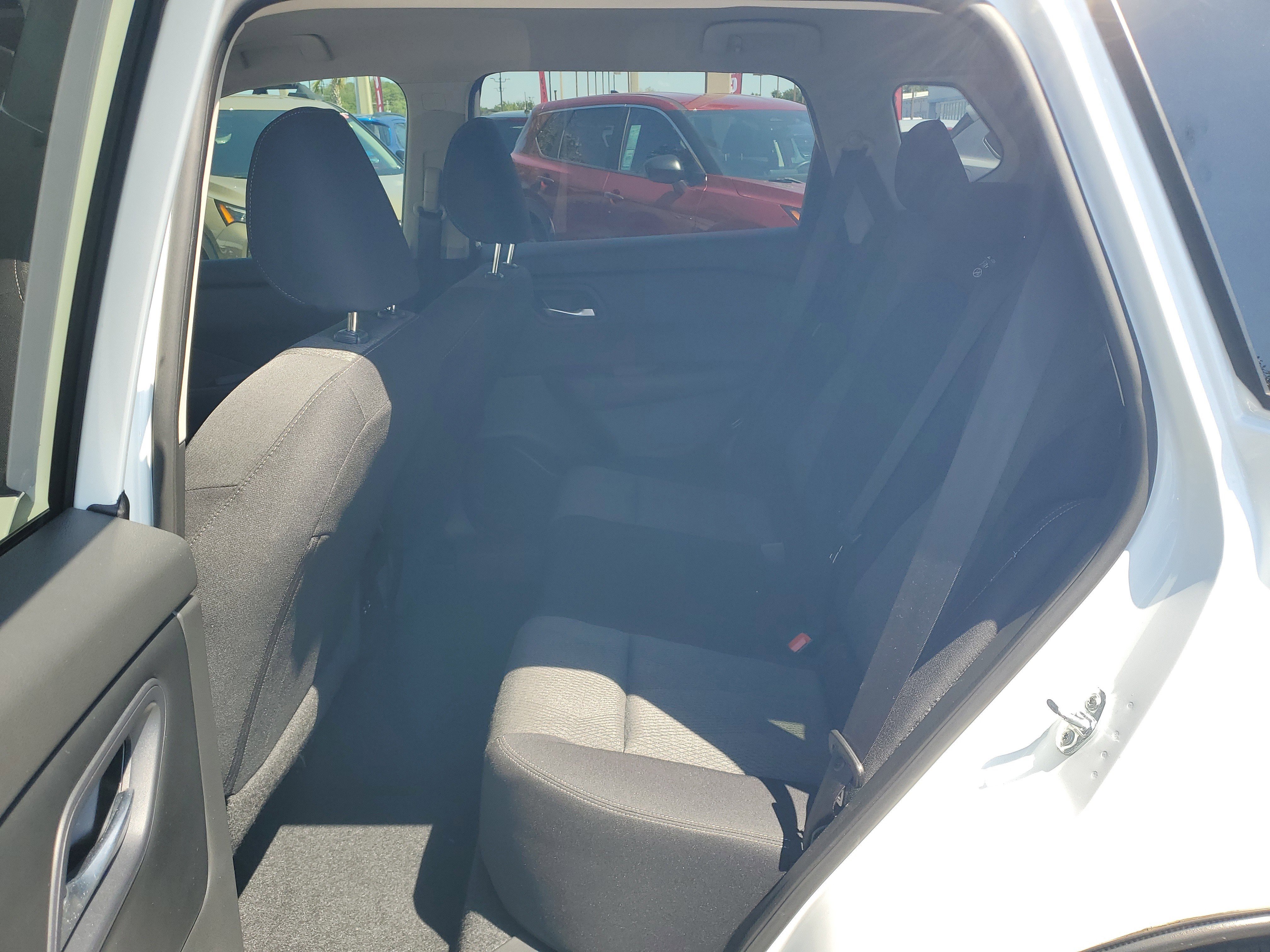 Certified 2024 Nissan Rogue SV image 15